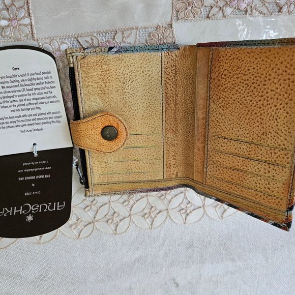 NWT Anuschka Hand Painted Women's Wallet - Picture 3 of 8